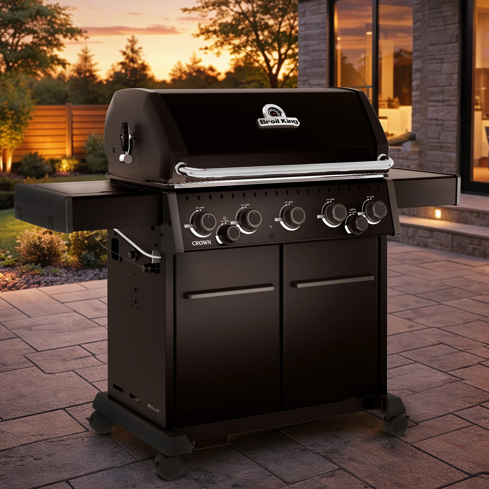 grill Crown 590 Shadow z rożnem
